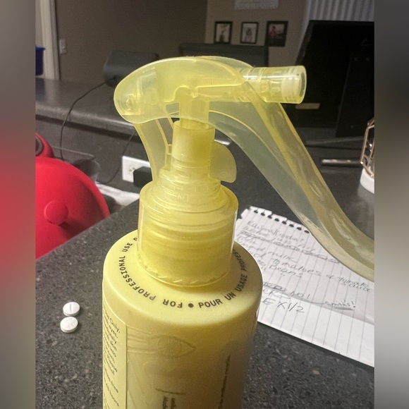 NEW! Amika PRO Smooth Over frizz treatment 6.7 oz - Picture 2 of 4